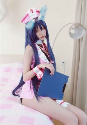 闪耀的她